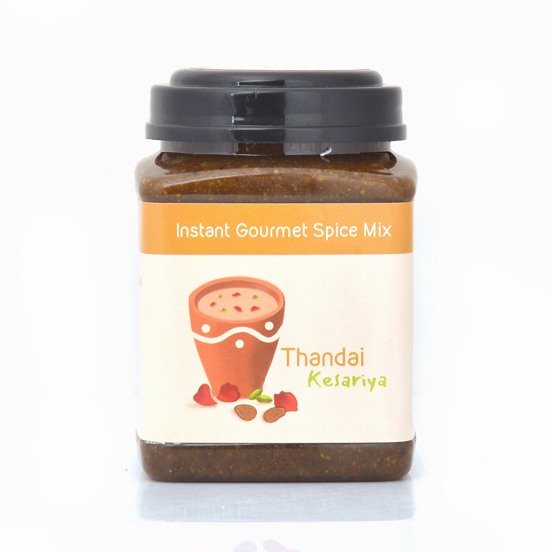 A front shot of Hetal's Homemade Thandai Kesariya falvoured mix. The product is 100% homemade and contains no preservatives. 